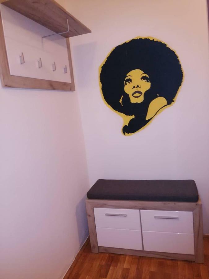 Yellow Apartment, Central Podgorica Extérieur photo