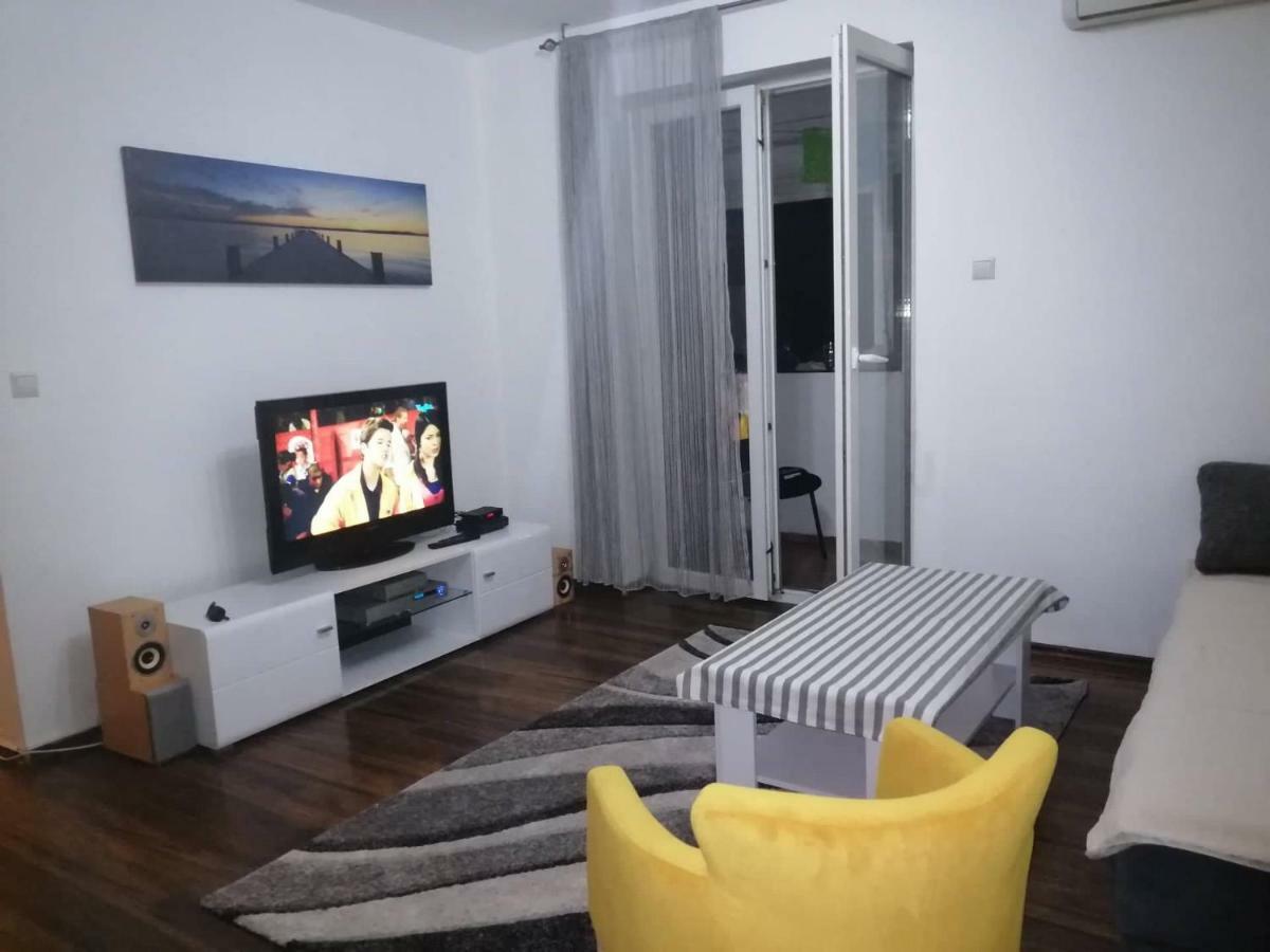 Yellow Apartment, Central Podgorica Extérieur photo