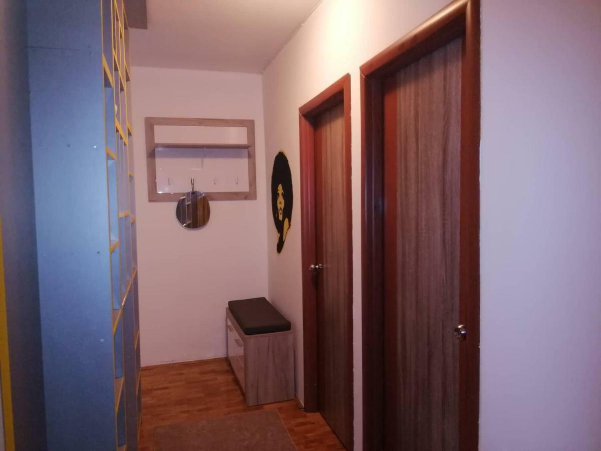 Yellow Apartment, Central Podgorica Extérieur photo